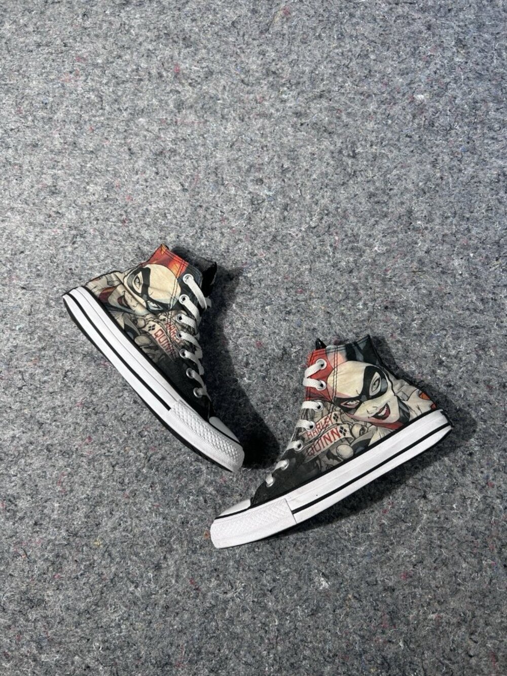 Converse Chuck Taylor All Star Hi Harley Quinn DC Comics Sz 5 Women's 7 155260C - Picture 4 of 10